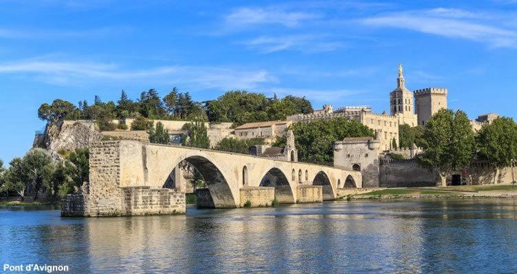 Insolite Studio -La Tour Des Templiers- Montfrin Exterior photo